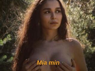 Mia_min